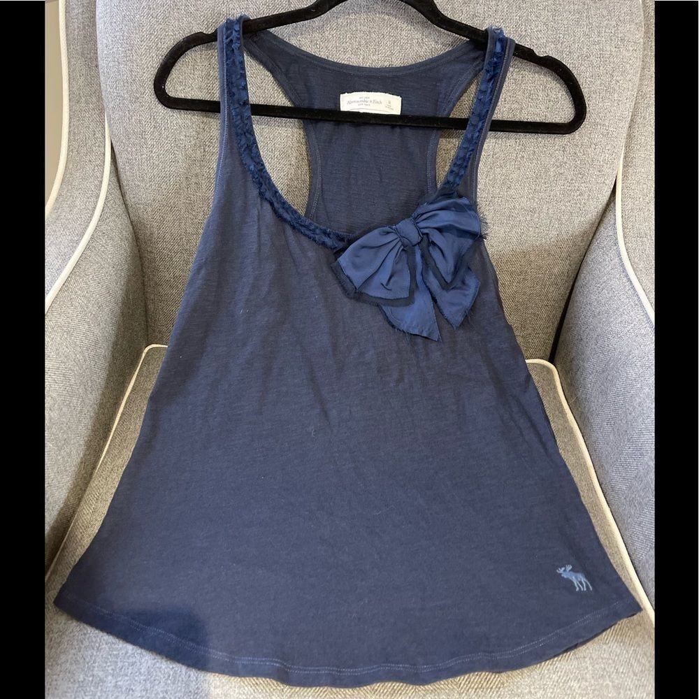 Abercrombie & Fitch sleeveless navy  blouse with a bow